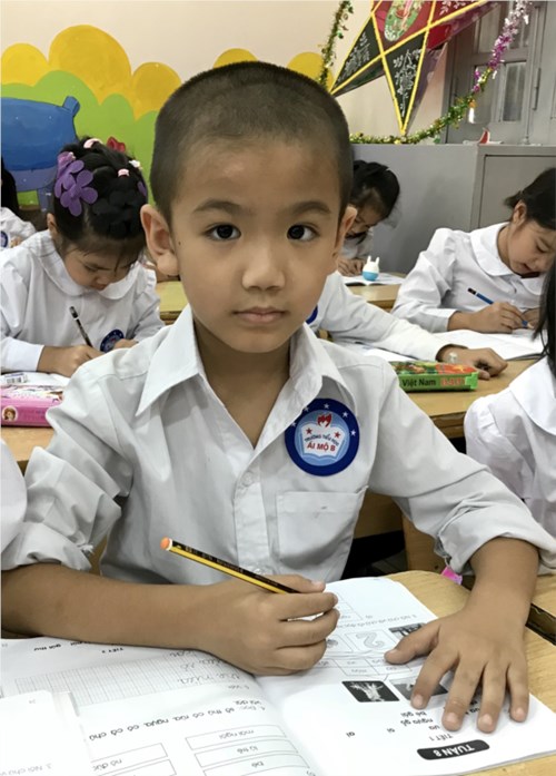 Nguyễn Anh Đức – Cậu học trò nhỏ đầy nghị lực của lớp 1A4 - Trường Tiểu học Ái Mộ B năm học 2017 - 2018